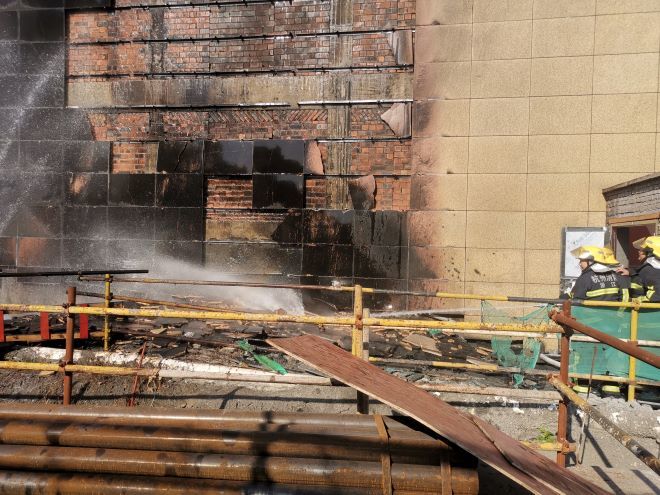 又一在建工地保溫材料起火