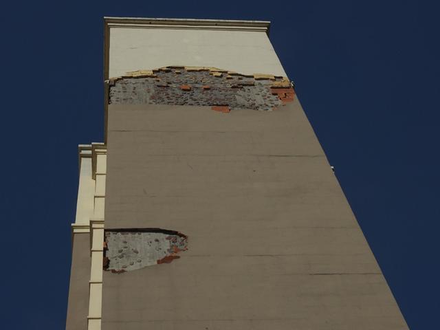 外墻保溫層又被大風(fēng)吹落了！你怎么看？